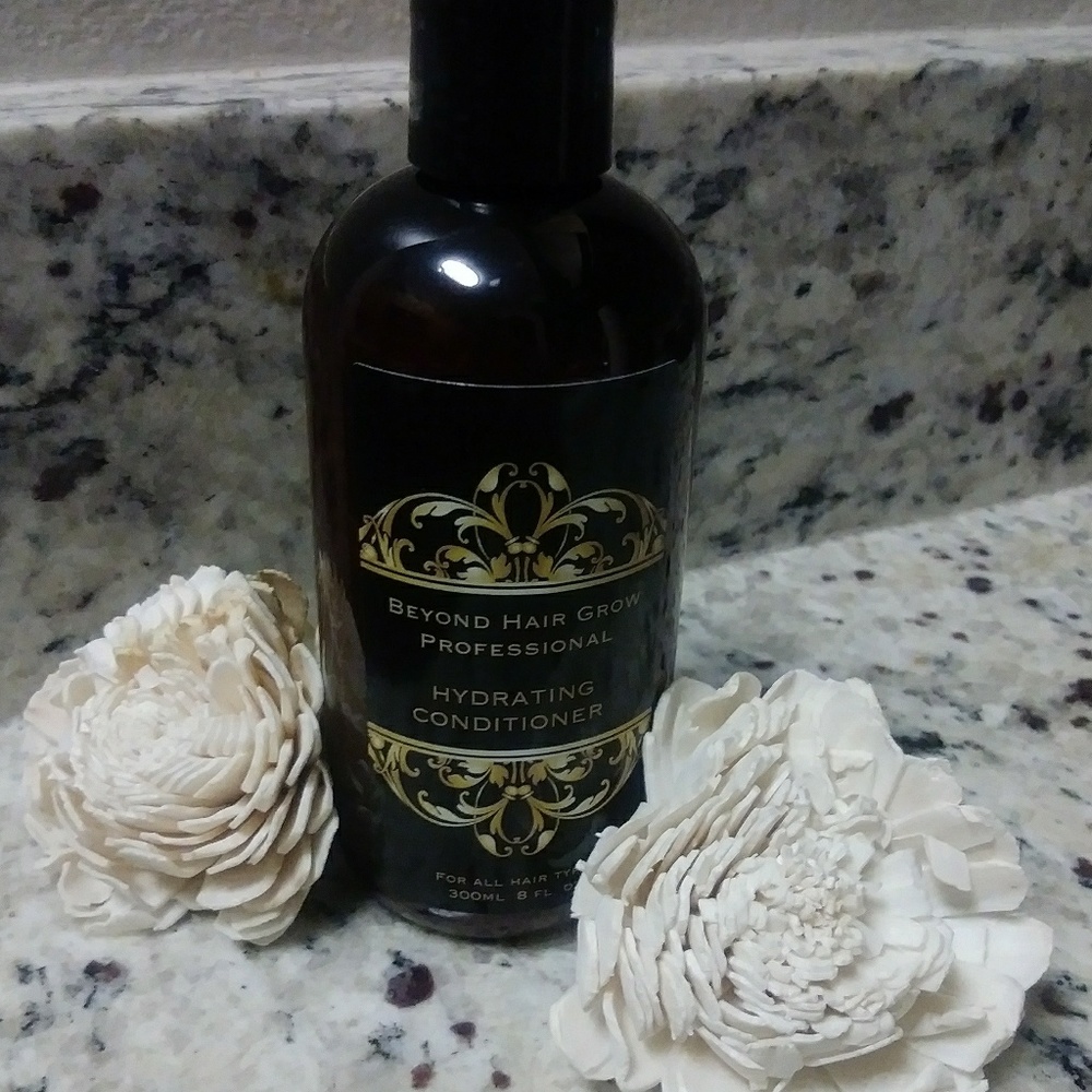 Beyond Hydrating Oil Conditioner